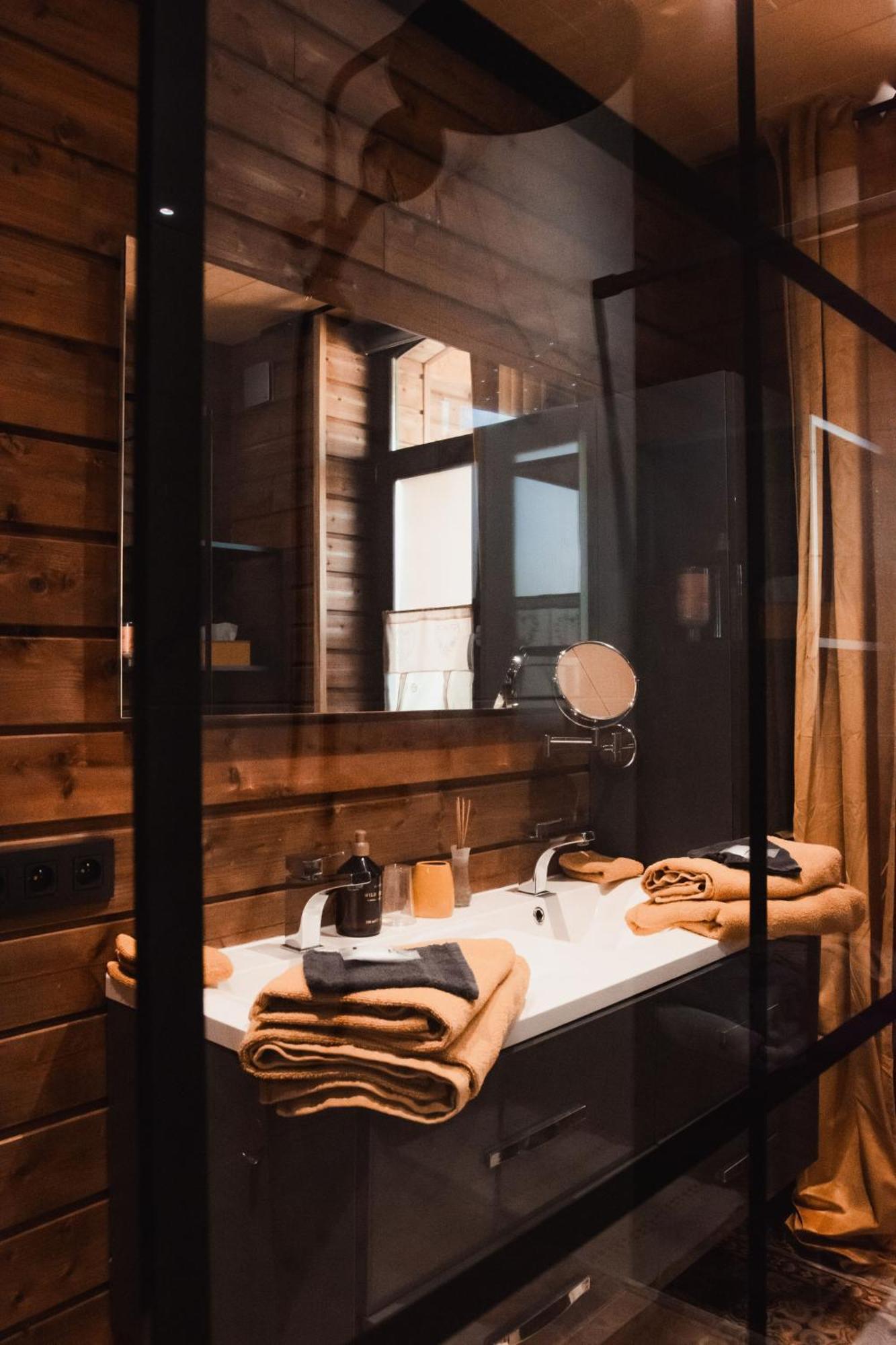 Maison D'Hote Les Notes Endormies Suite Le Refuge Walcourt Zewnętrze zdjęcie